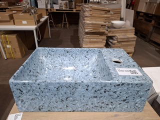 Fontein Globo, Le Pietre, blauw