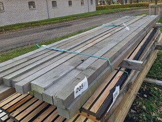 Ca. 16x Hardhouten regels fijnbezaagd, 40x60mm, lengte 270cm (B keuze)