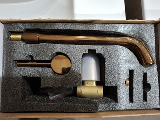 2x Wastafelkraan inbouw, brons