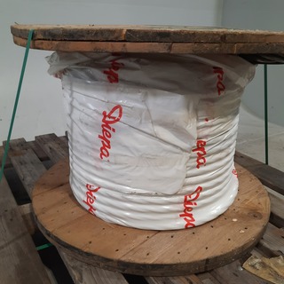 Staalkabel op haspel