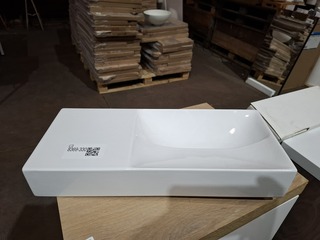 Fontein Clou, Vale, glans wit