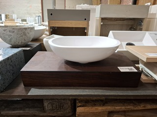 Fontein op schap palissander