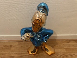 Donald Duck beeld, Blauw