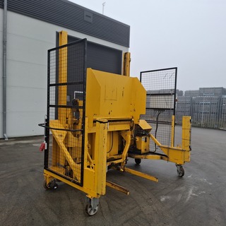 Containerkantelaar/ laadsysteem, Stansz, 2010.045, 2010