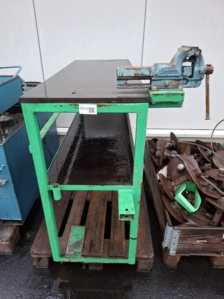 Werktafel met bankschroef