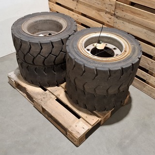 4x band met velg (t.b.v. Ravo veegmachine), 28×12.5-15 (355/45-15)
