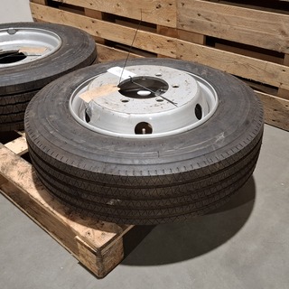 2x Band met velg (t.b.v. Schmidt veegmachine), 215/75R 17.5