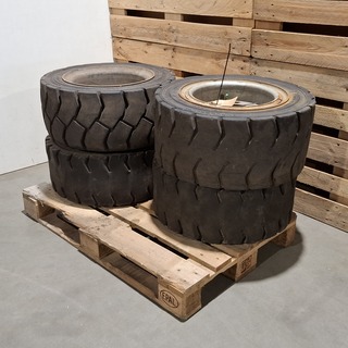 4x band met velg (t.b.v. Ravo veegmachine), 28×12.5-15 (355/45-15)