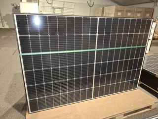 13x Zonnepaneel Hyundai, HIE-S430HG