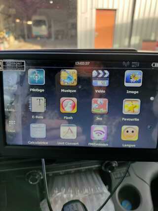 Ca. 64x GPS navigatie scherm, Stick up, Zwart