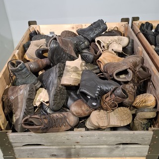 Partij diverse schoenen