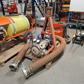 Waterpomp + diverse koppelstukken