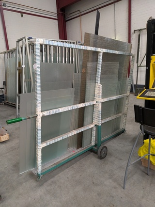 3x Platenwagen met inhoud