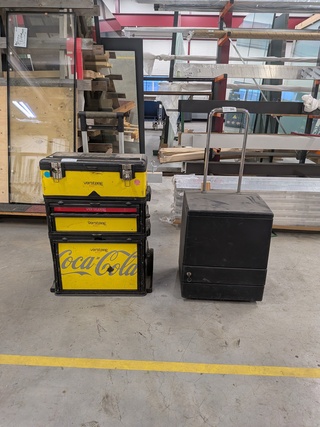 2x Diverse gereedschapstrolley