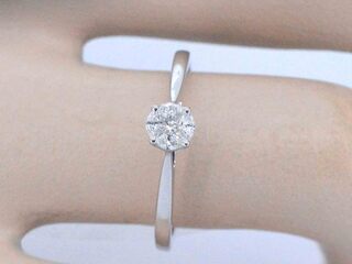 Witgouden ring met diamant