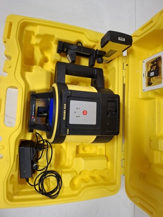 Roterende laser zelfstellend horizontaal Leica, Rugby 810, bouwjaar 20