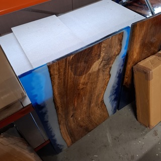 Epoxy tafel 120×75 met set U poten, 2025
