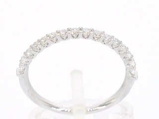 Witgouden rijring bezet met briljant geslepen diamanten