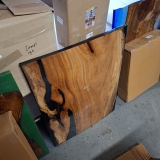 Epoxy tafel 120×75 met set U poten, 2025