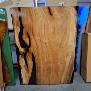 Epoxy tafel 120×75 met set U poten, 2025