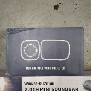 Ca. 81x LED Projectors en soundbars