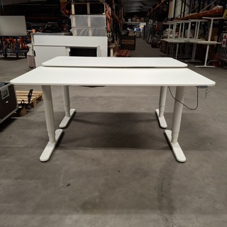 2x Bureau elektrisch verstelbaar, Ikea, wit