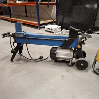 9x Tuin en elektrische gereedschap , O.a. Makita, Master, Dolmar