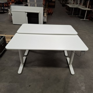 2x Bureau elektrisch verstelbaar, Ikea, wit