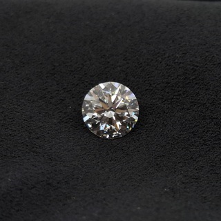 5.01 karaat diamant (gecertificeerd)