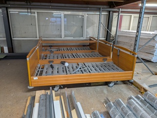 3x Elektrisch verrijdbaar bed