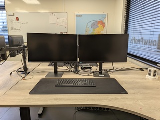 2x Beeldscherm full HD Samsung, S27D800UAU