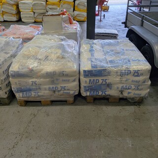 Ca. 47x zak à 25 kg machine spuitgips, Knauf, MP 75