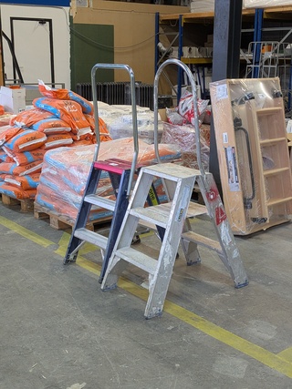 2x Werktrap, O.a. Altrex