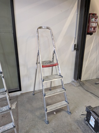 1x 3-treeds werktrap met bordes Altrex, D804