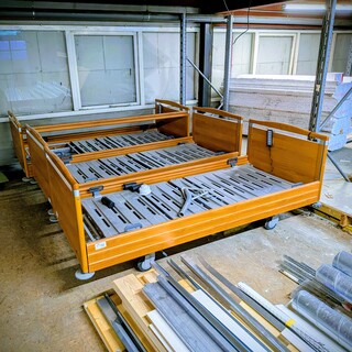 3x Elektrisch verrijdbaar bed