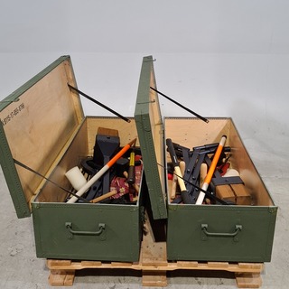 Divers gereedschap in 2x transportkist