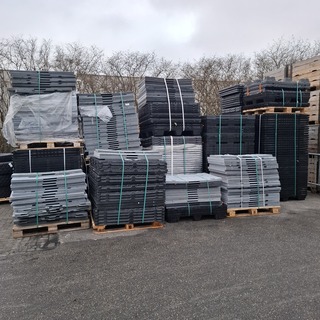 Partij uni-paks, O.a. Engels