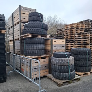 Partij diverse banden, O.a. Continental