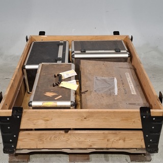 Diverse meetapparatuur en 2x houten transportkist, O.a Nieaf