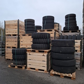 Partij diverse banden, O.a. Continental