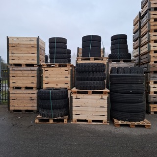 Partij diverse banden, O.a. Continental