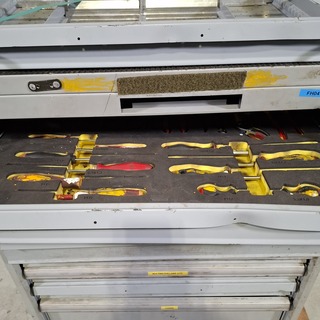 Beschadigde gereedschapswagen met inhoud, Lista