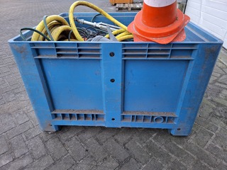 Kunststof bak met inhoud