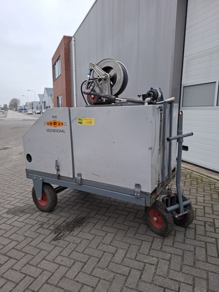 Onkruidstomer, Empas