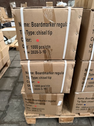 Ca. 3000x Boardmarker regular chisel tip rood