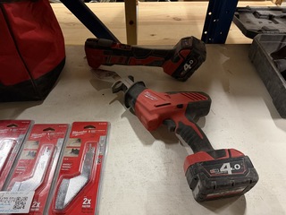 2x Multitool met 2x accu en accessoires Milwaukee