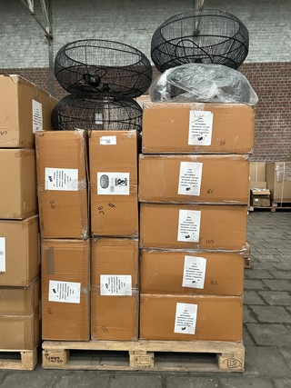 Ca. 13x Hanglamp Crate & CarGo, zwart