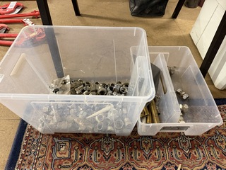 2x Krat met knelkoppelingen