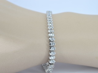 Witgouden tennisarmband met diamanten