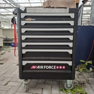 Gereedschapskar met inhoud, Airforce Jet